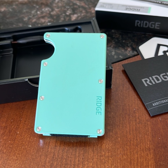 Ridge slim rfid blocking wallet, for both men and women - Picture 2 of 7